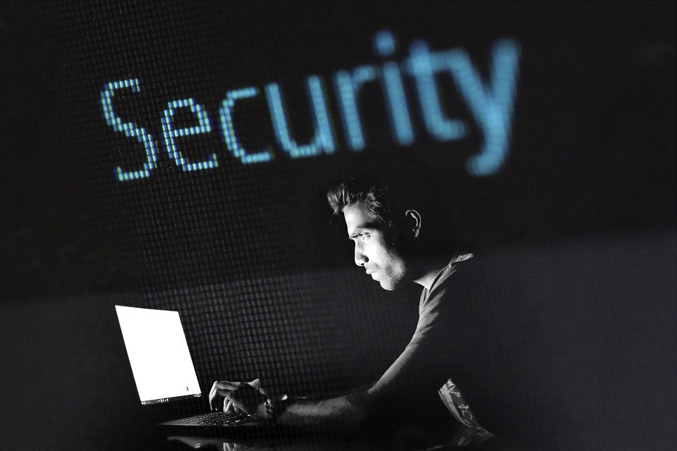 photographic of computer hacker